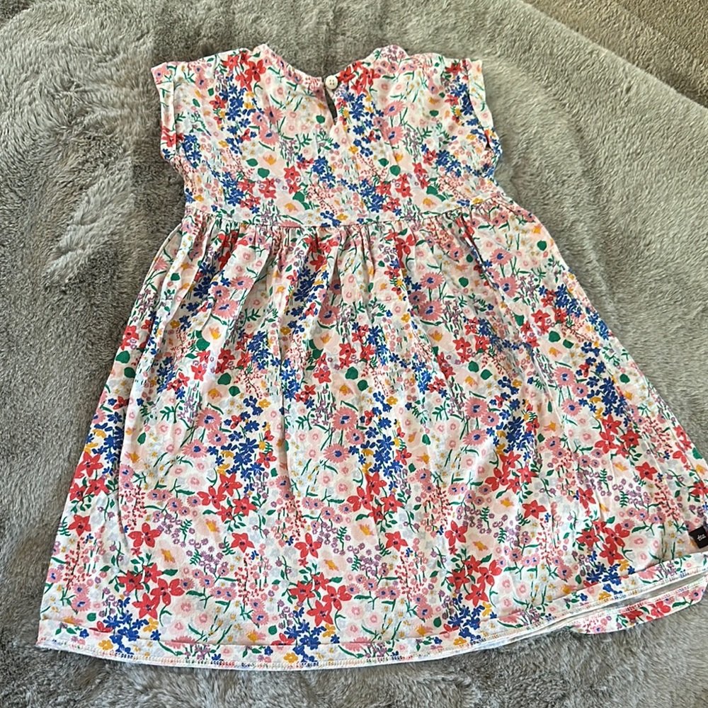 Tea Collection Casual Dress in Vibrant Floral - Picture 5 of 6